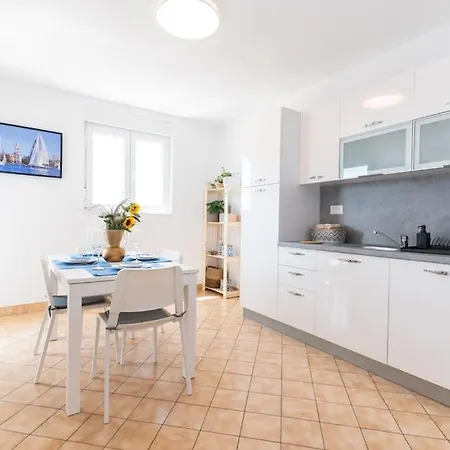 Cozy Iskra By Belmont Realty Apartment Zadar
