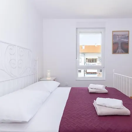 Apartment Cozy Iskra By Belmont Realty
