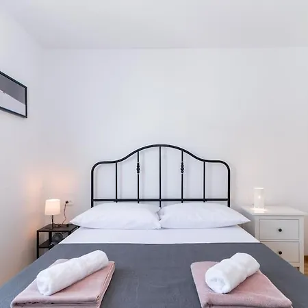 Apartment Cozy Iskra By Belmont Realty *