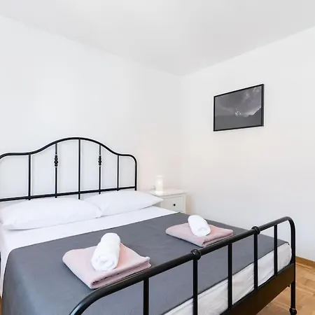 Cozy Iskra By Belmont Realty Apartment *